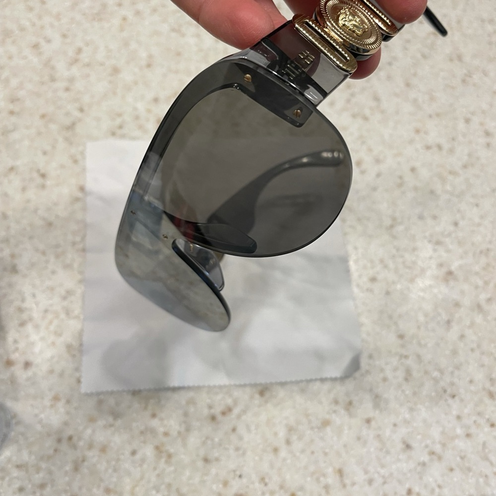 Never Worn Versace Sunglasses - image 6